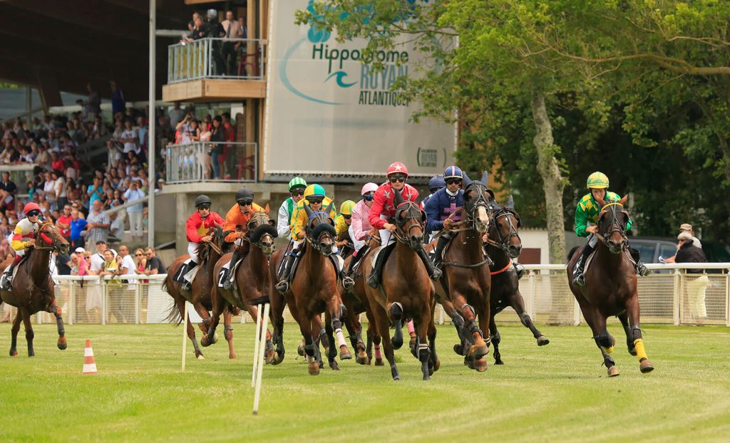 Flat racing at the Royan Atlantique racecourse