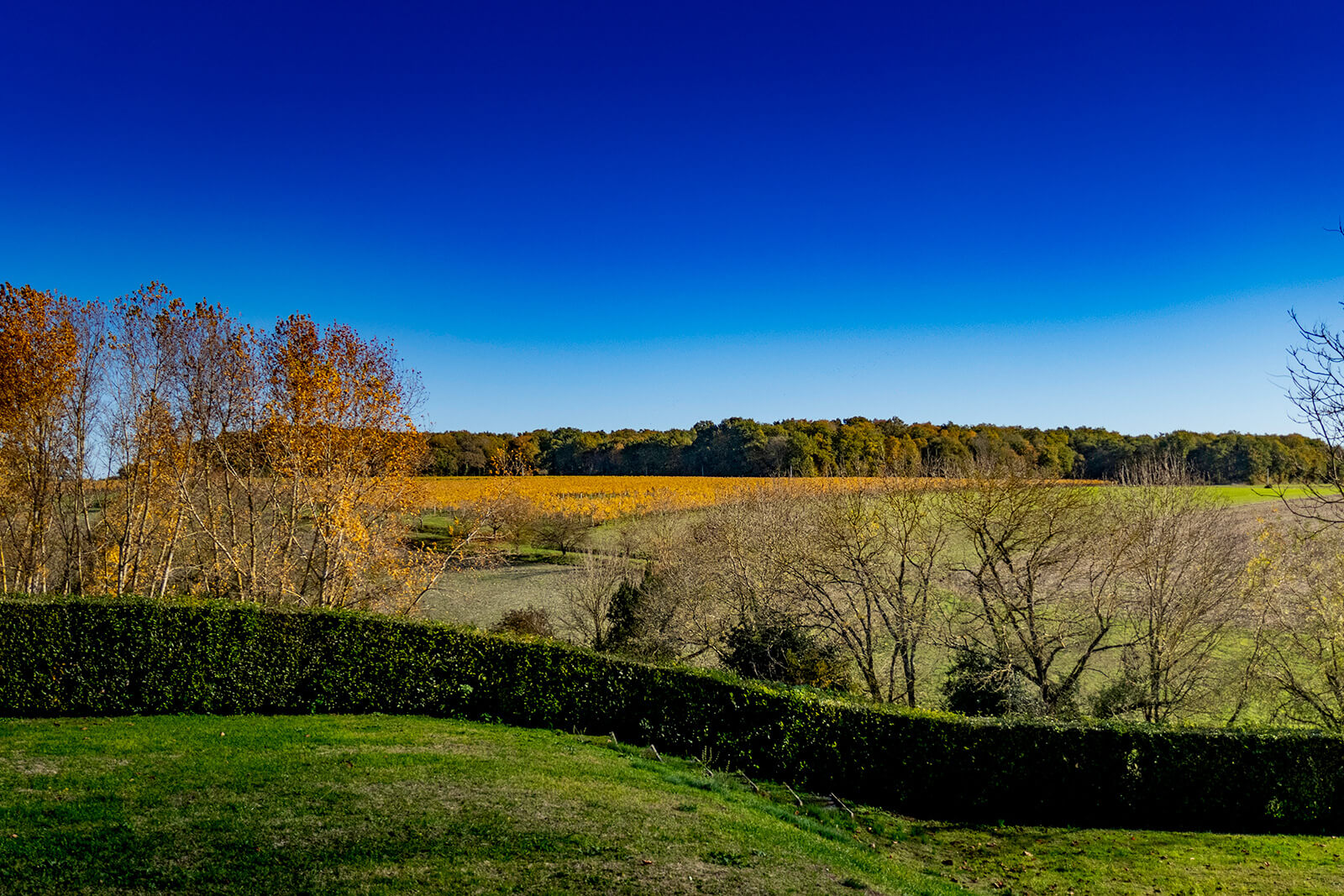 Tourismuslandschaft von Cozes im Herbst