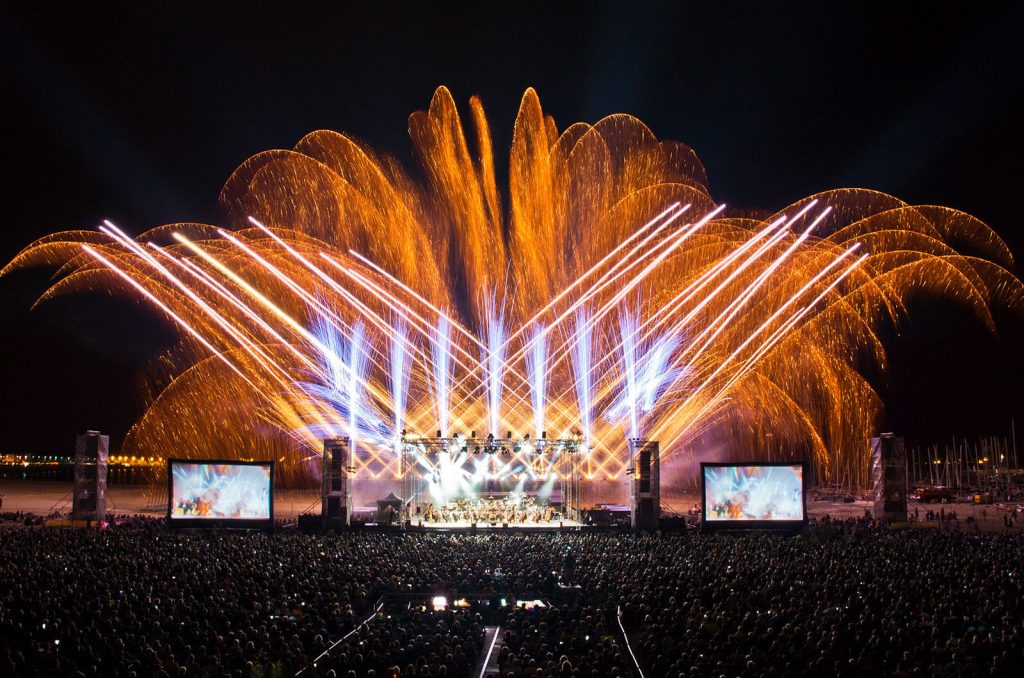 Violine auf Sandfeuerwerk