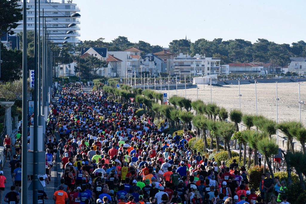 More than 4500 runners at the Royan Marathon