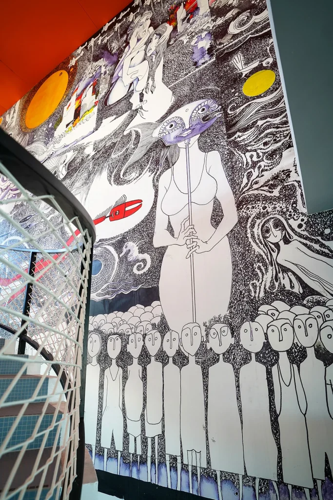 Fresque de Marsaudon dans l'escalier du Palais à Royan