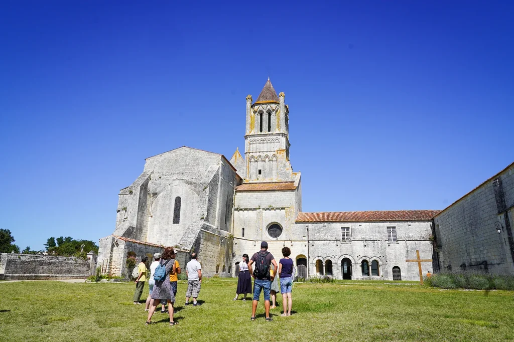 Visite guidée de l'abbaye de Sablonceaux