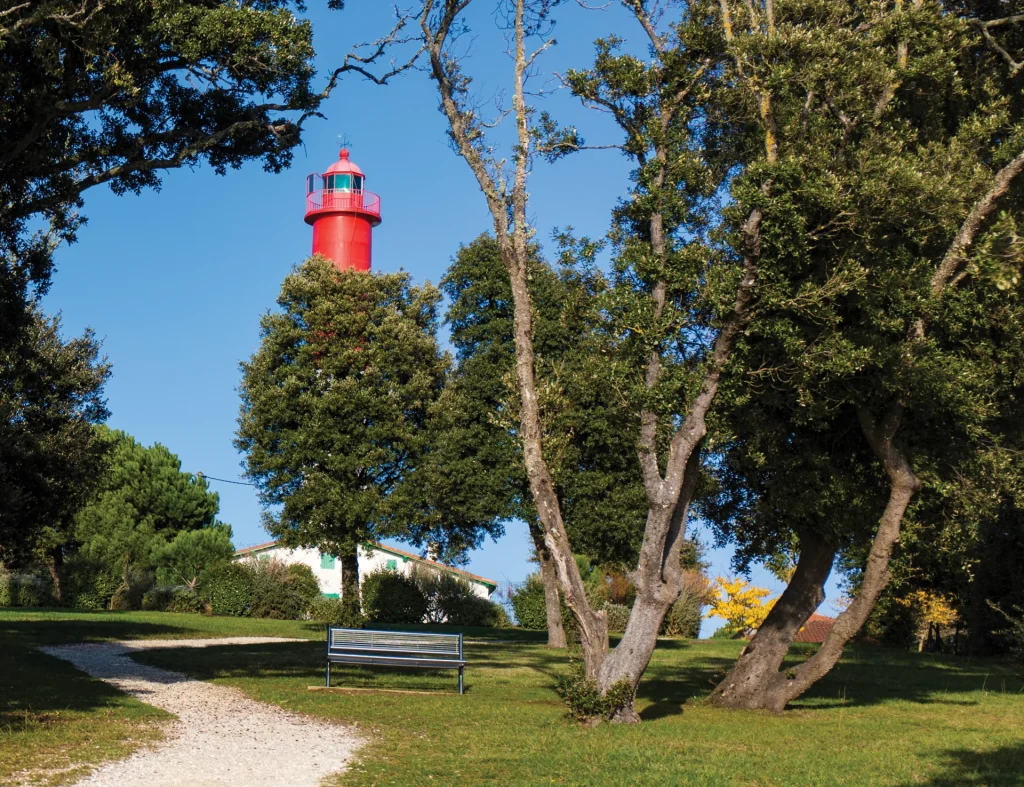 Leuchtturm Terre Negre vom Park aus