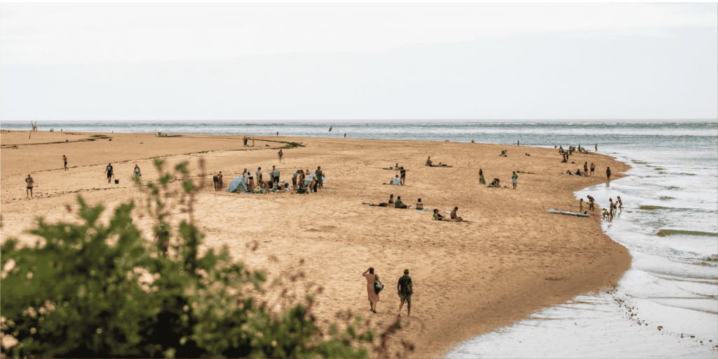 Plage de la Pointe Espagnole avec des vacanciers