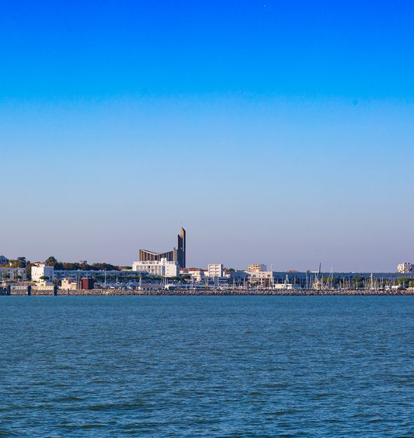 royan-eglise-vue-de-la-mer
