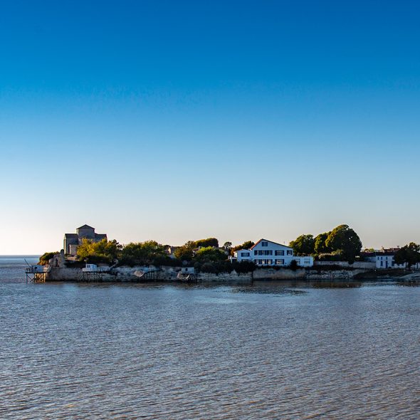 talmont-sur-gironde-vue-depuis-estuaire
