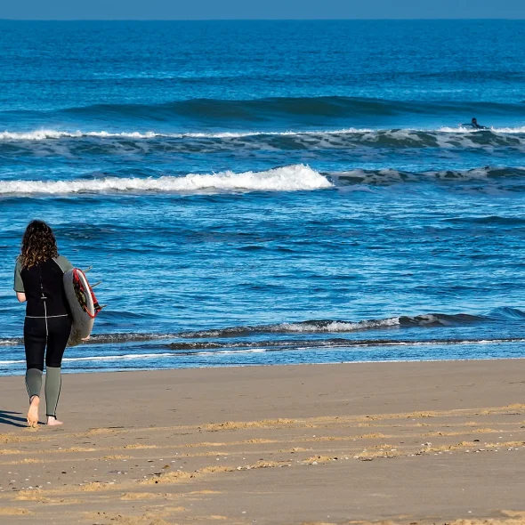 Session de surf à la Côte Sauvage