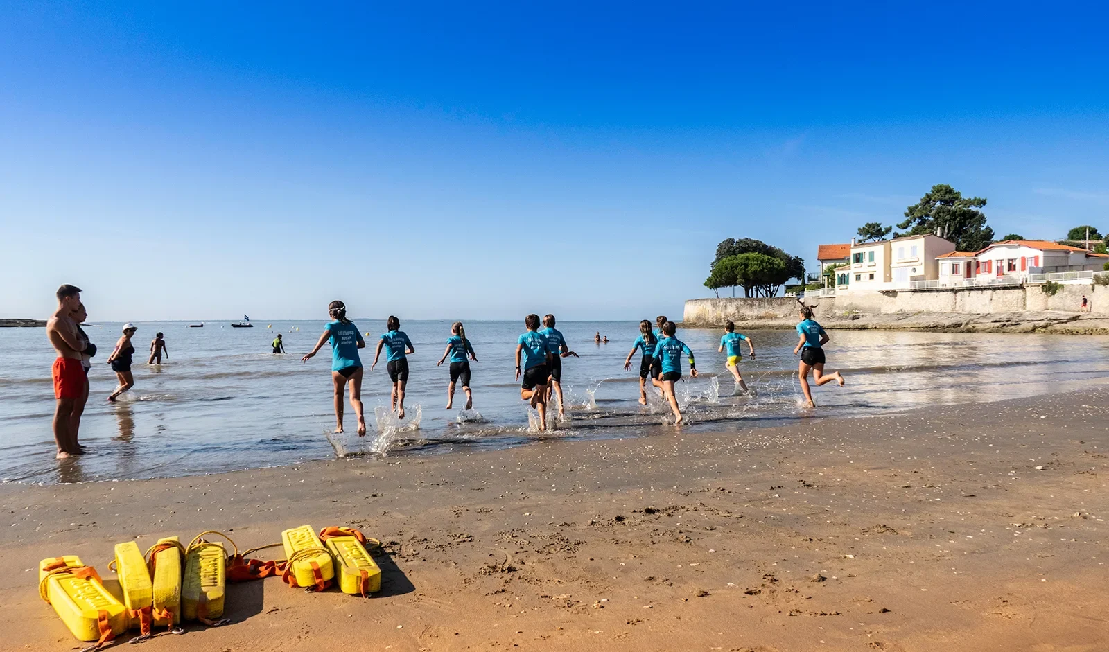 Entrainement de sauvetage sportif côtier plage de Nauzan
