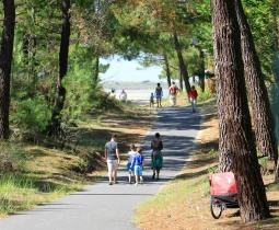 Balades à pied en famille entre mer et forêt à Royan Atlantique