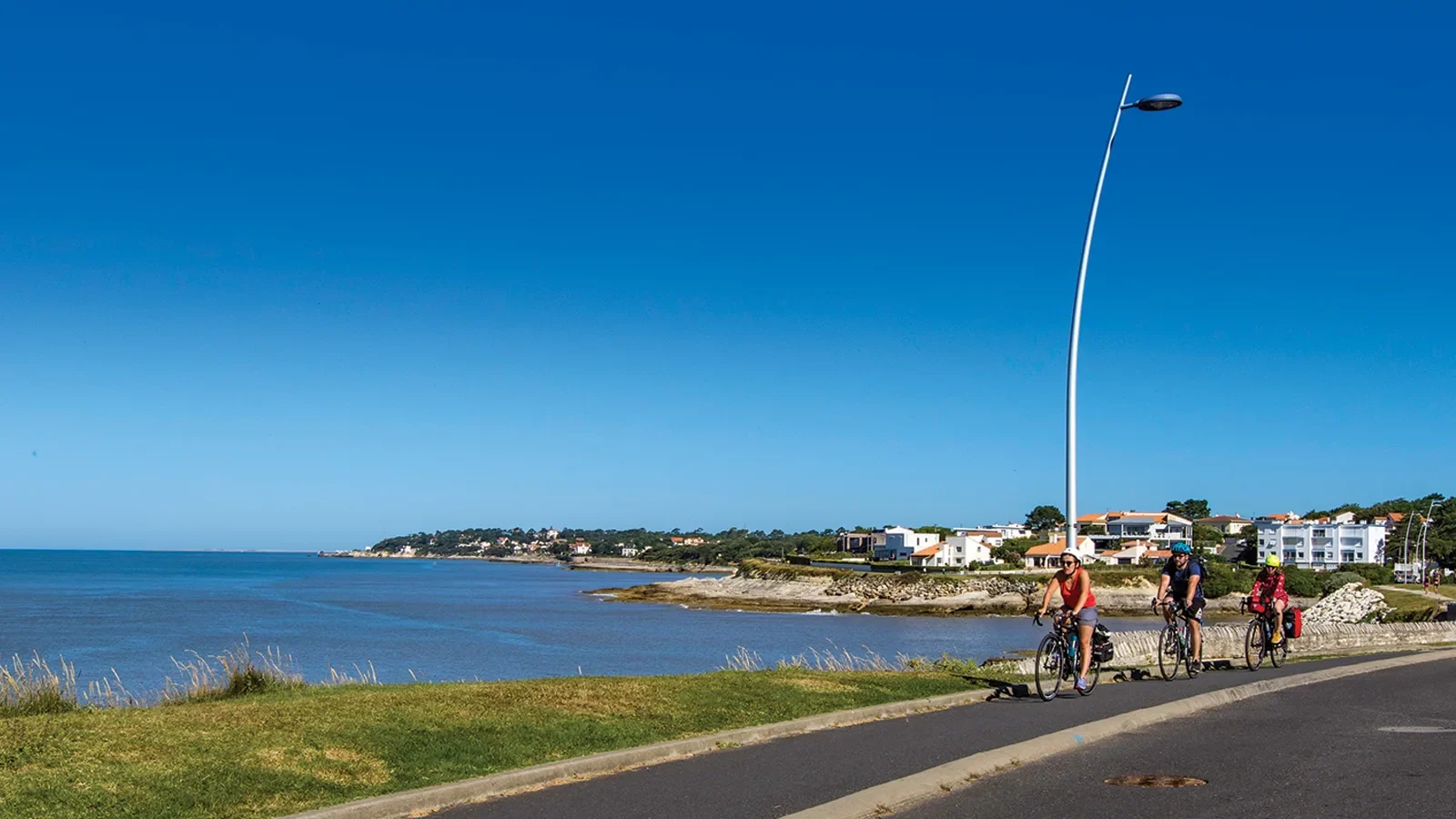 Sur la Vélodyssée pendant un séjour à vélo à Royan